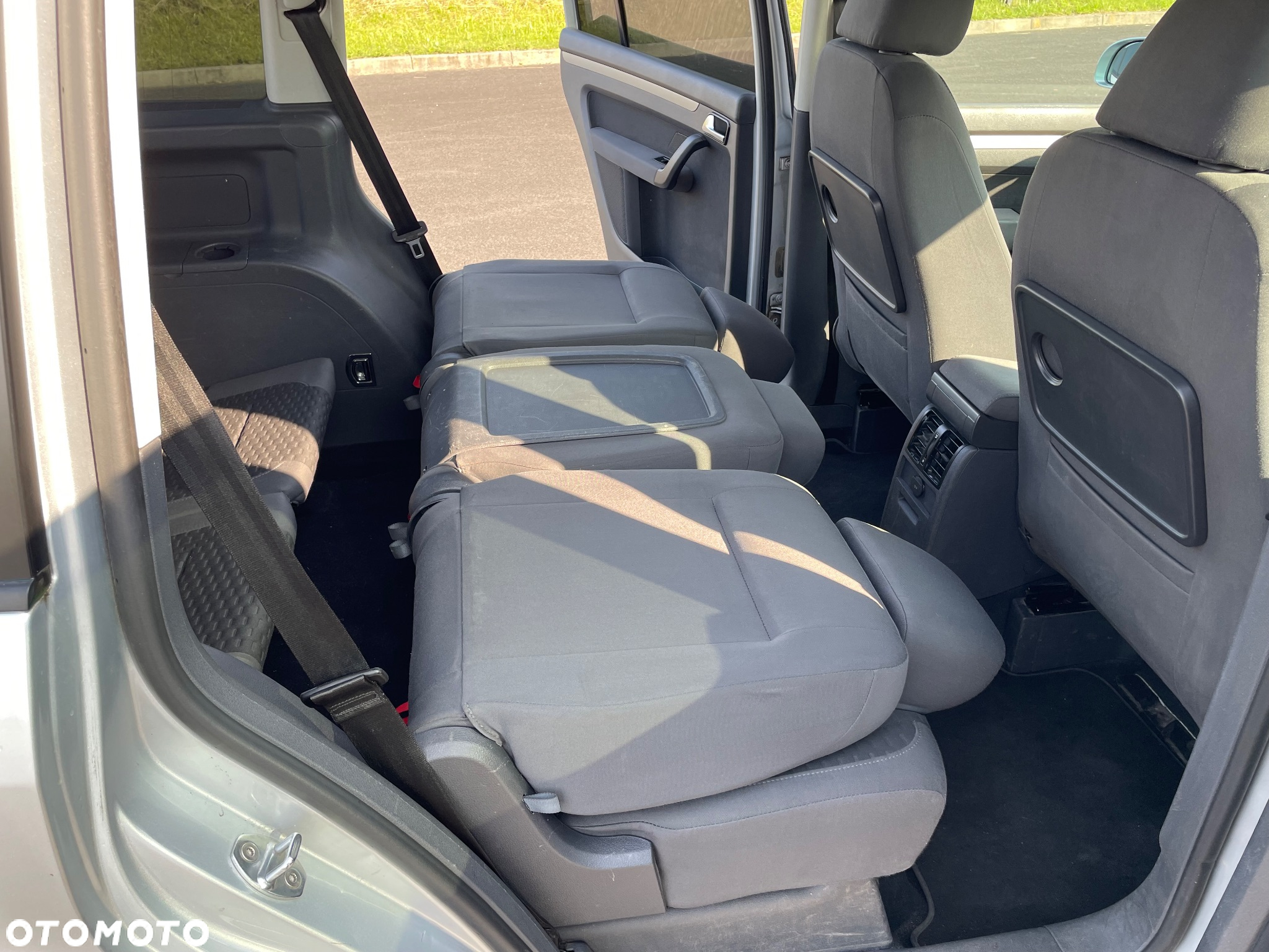 Volkswagen Touran - 13