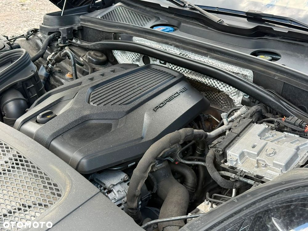 Porsche Macan T - 13