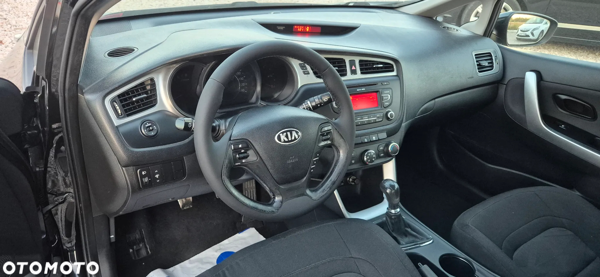 Kia Ceed 1.4 CVVT Dream Team Edition - 12