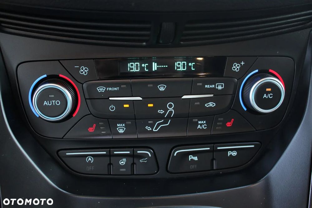 Ford Kuga 2.0 TDCi 2x4 Titanium - 27