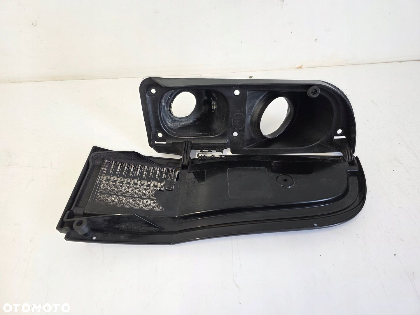 Klapka wlewu paliwa MERCEDES Vito W447 A4477540134 - 5