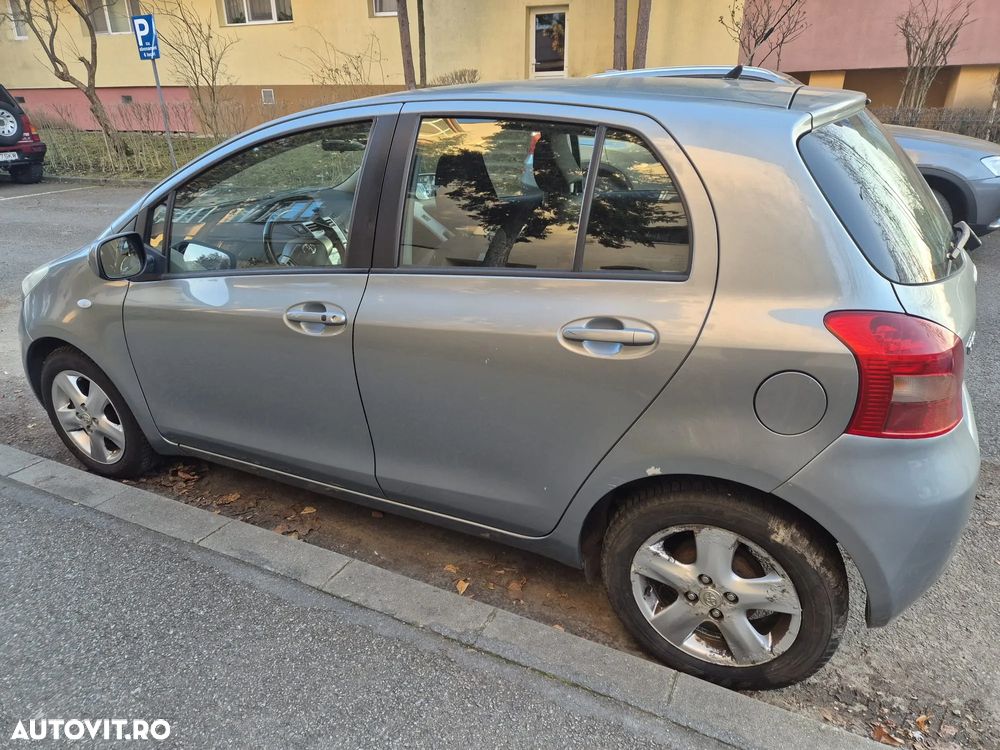 Toyota Yaris 1.3 Sol - 4
