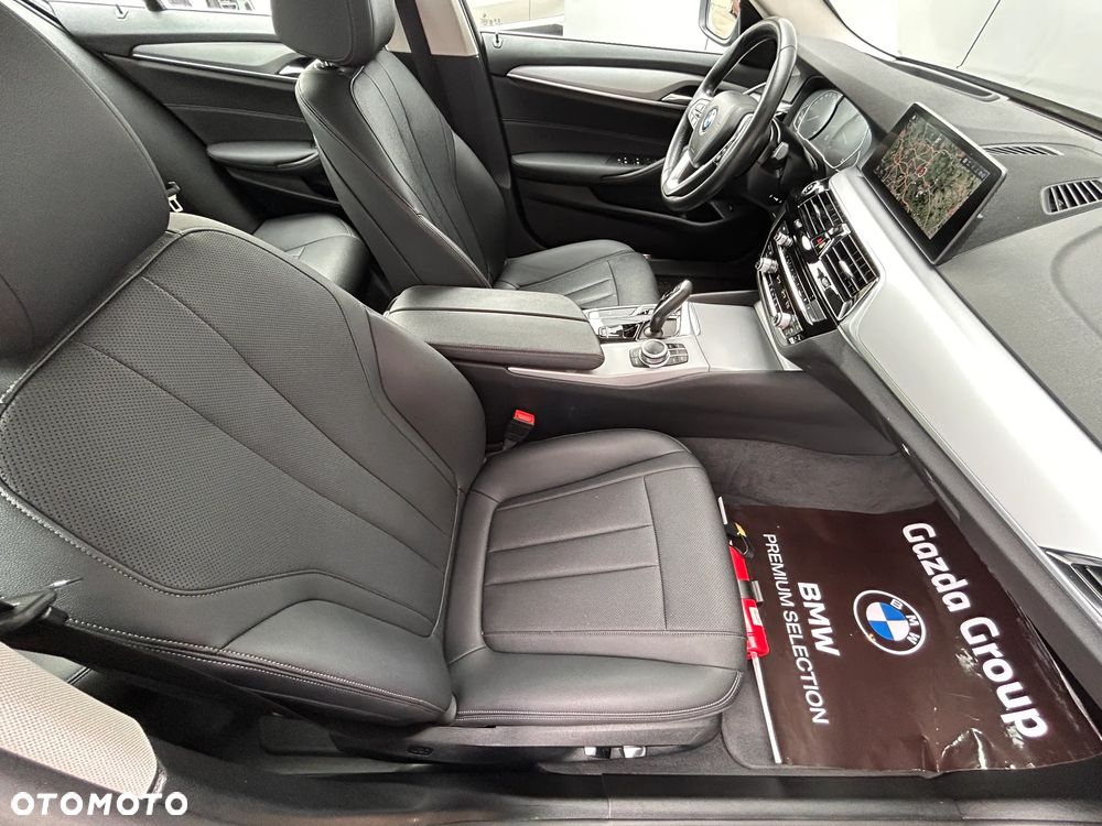 BMW Seria 5 520d xDrive MHEV - 21