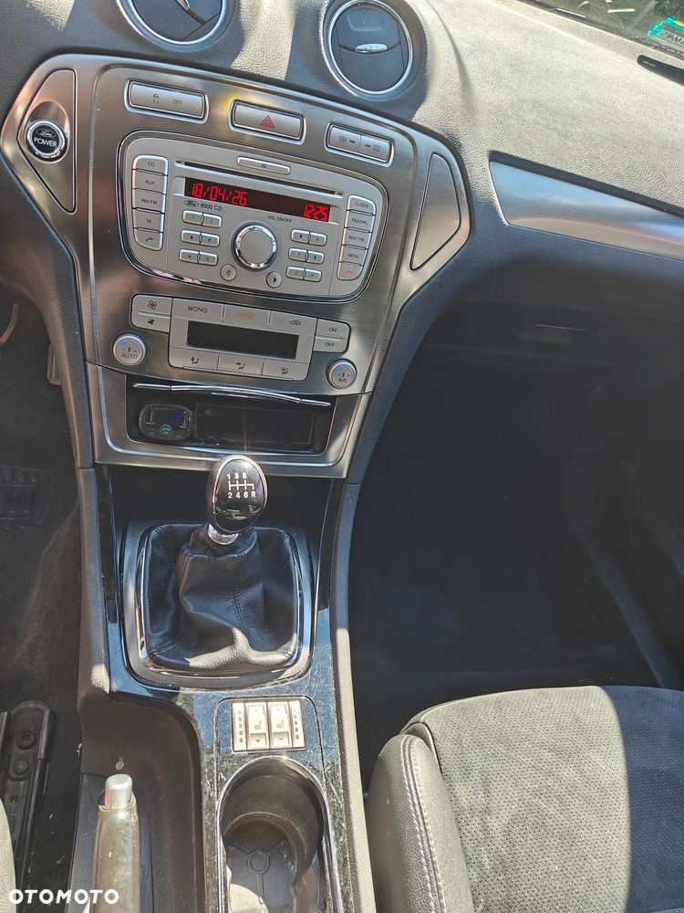 Ford Mondeo 2.5 Titanium S - 12