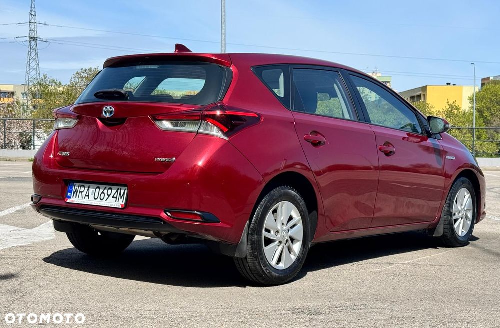 Toyota Auris Hybrid 135 Dynamic - 17