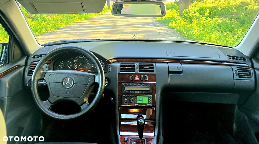 Mercedes-Benz Klasa E - 14