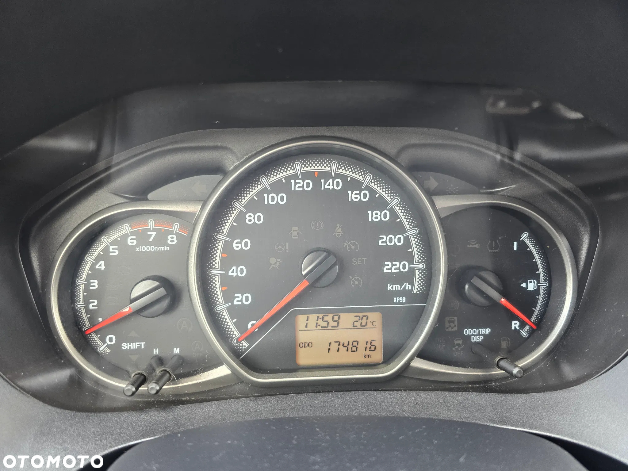 Toyota Yaris 1.0 Active EU6 - 9