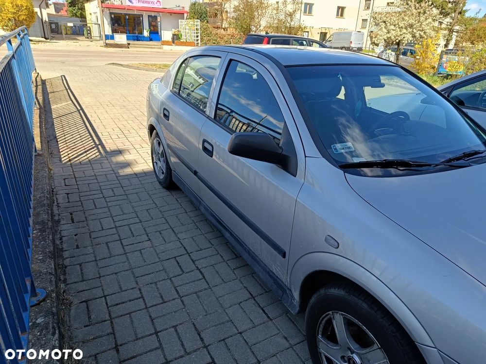 Opel Astra - 16
