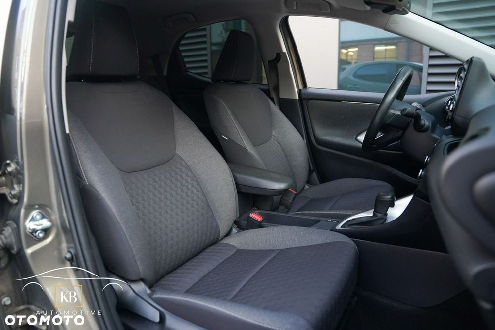 Toyota Yaris Hybrid 1.5 Premiere Edition - 18