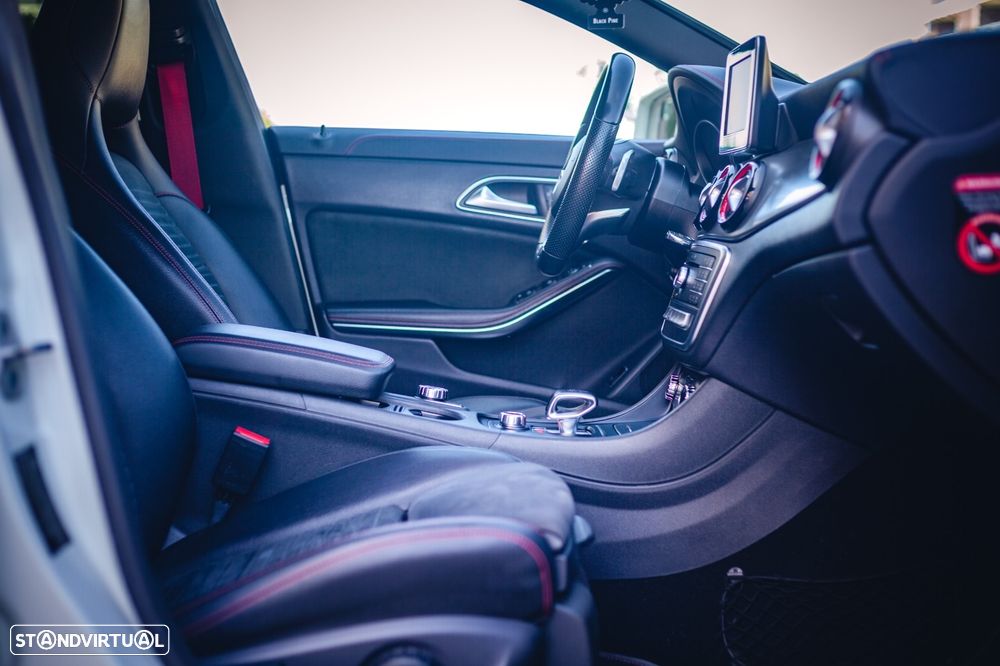 Mercedes-Benz CLA 45 AMG 4-Matic - 9