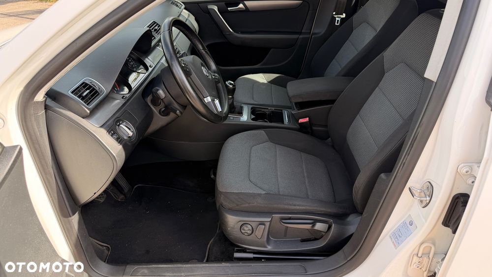 Volkswagen Passat - 6