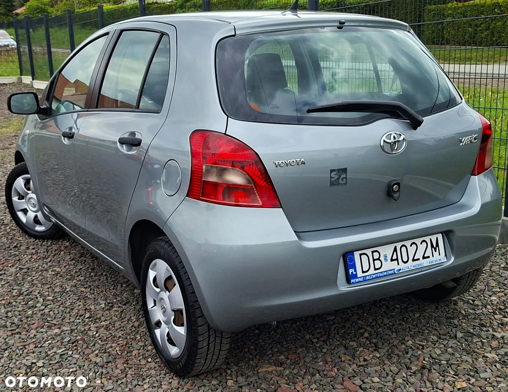 Toyota Yaris 1.0 VVT-i Luna - 4