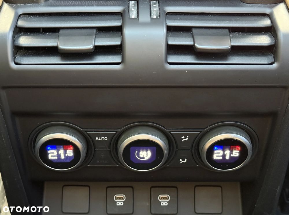 Land Rover Defender 2.0 P300e PHEV X-Dynamic HSE - 19