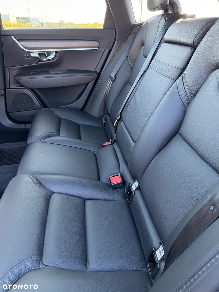 Volvo V90 Cross Country - 19