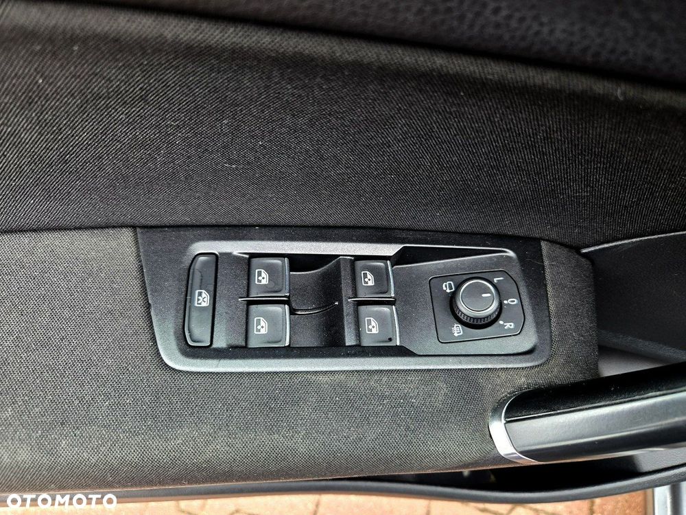 Volkswagen Touran 1.4 TSI (BlueMotion Technology) DSG Highline - 18