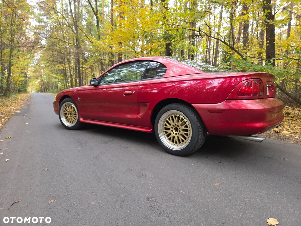Ford Mustang - 2