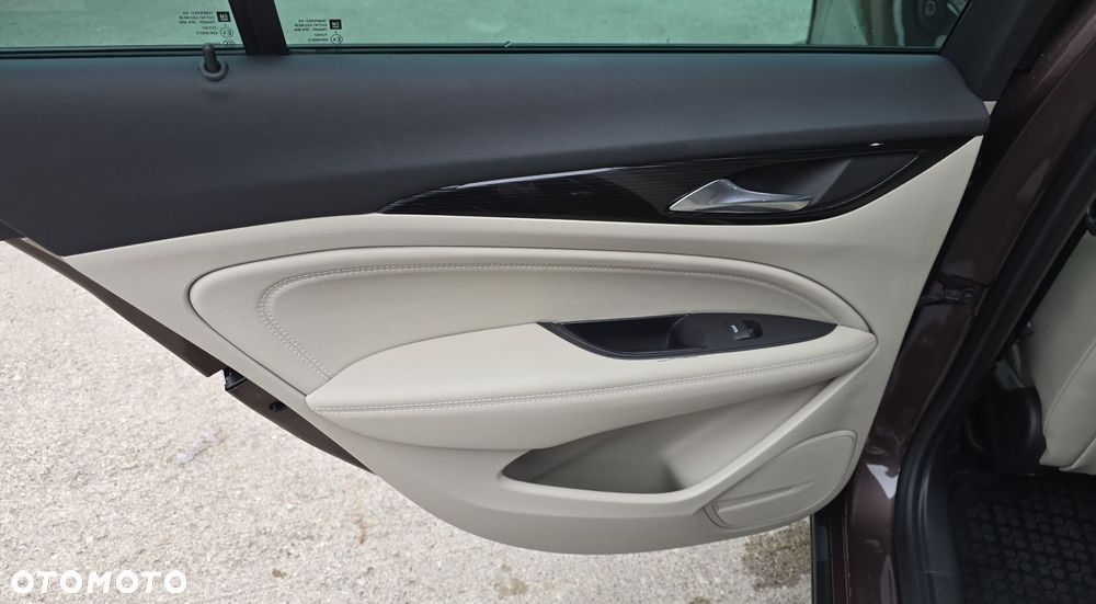 Opel Insignia 2.0 CDTI S&S - 18