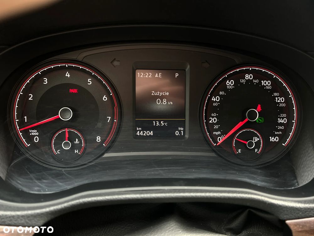 Volkswagen Passat - 16