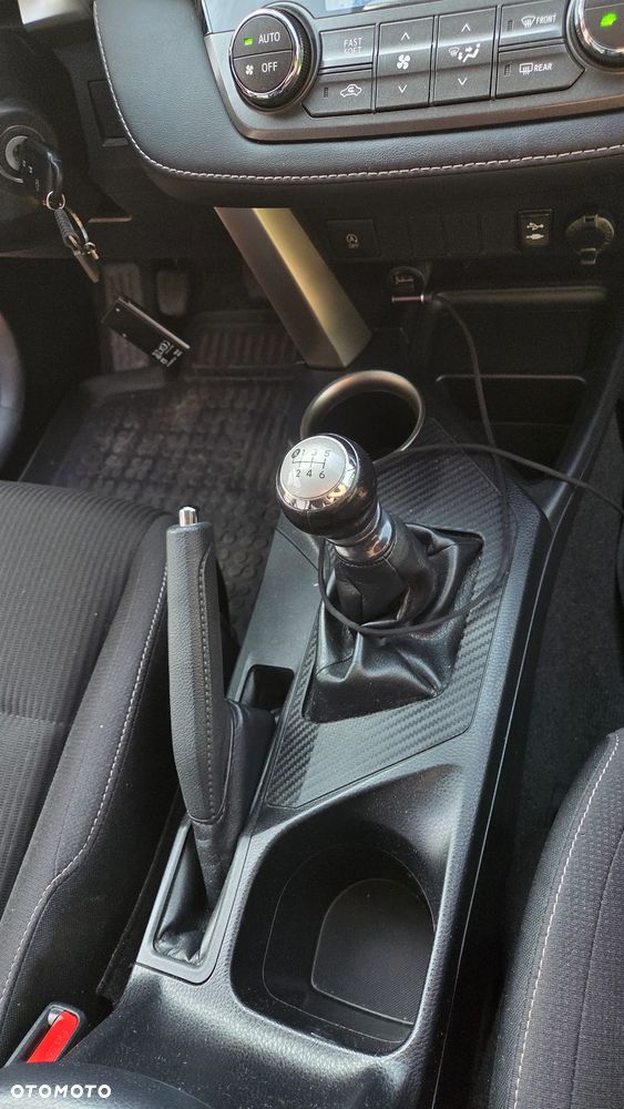 Toyota RAV4 2.0 D-4D Premium - 17