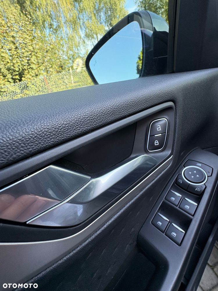 Ford Escape 2.0 EcoBoost AWD Titanium - 11