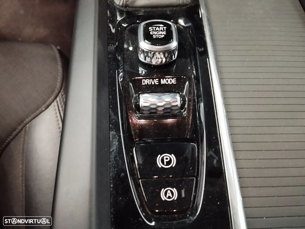 Volvo XC 60 2.0 D4 Momentum Plus Geartronic - 29