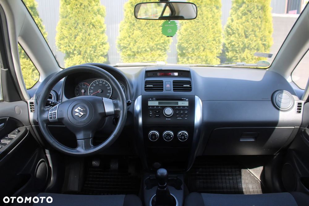 Suzuki SX4 1.6 Premium Outdoor - 17