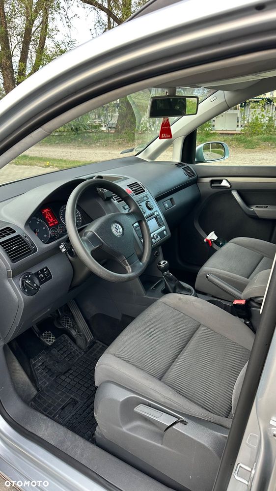 Volkswagen Touran 1.9 TDI Conceptline - 11