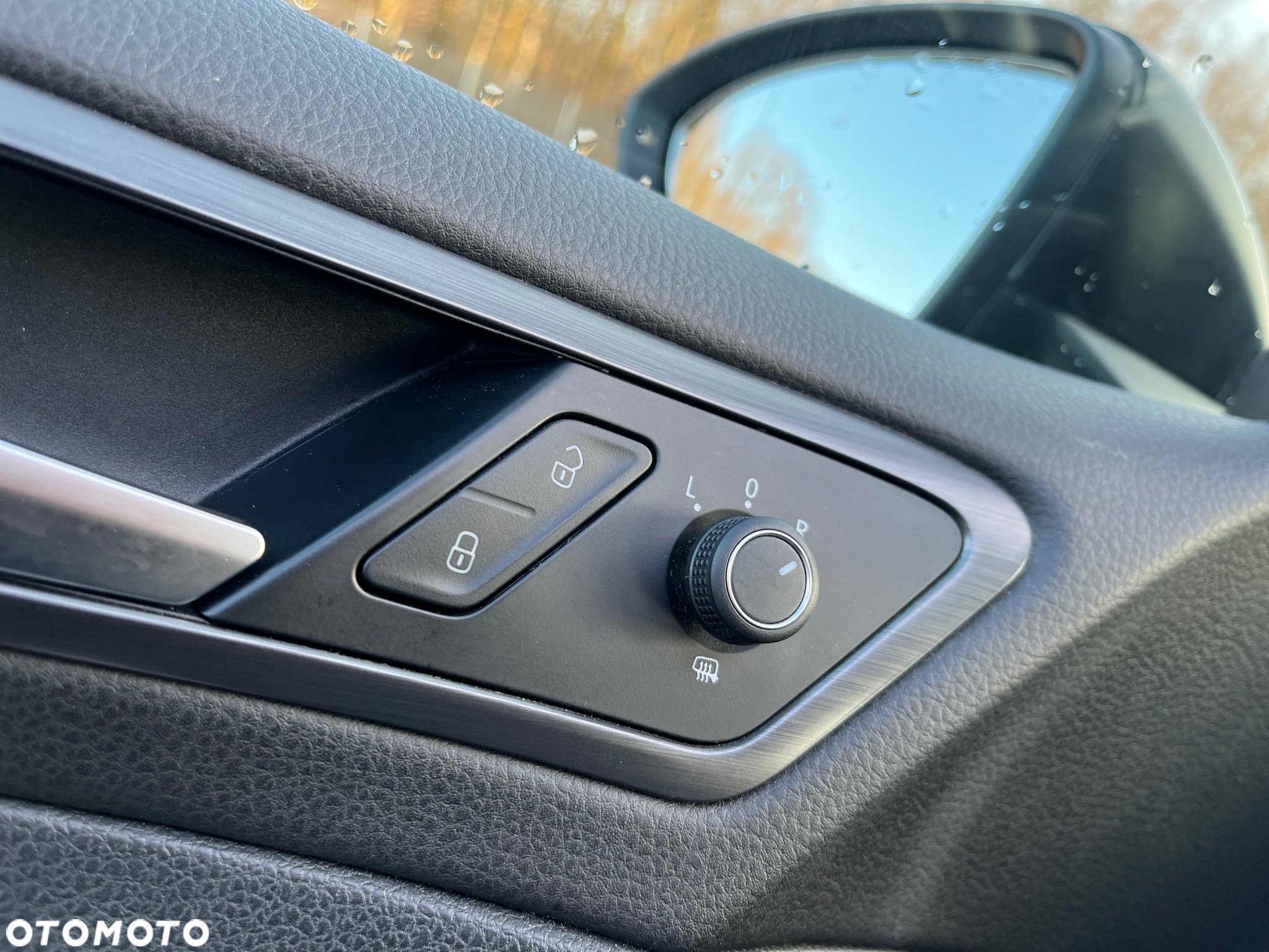 Volkswagen Golf e-Golf - 28