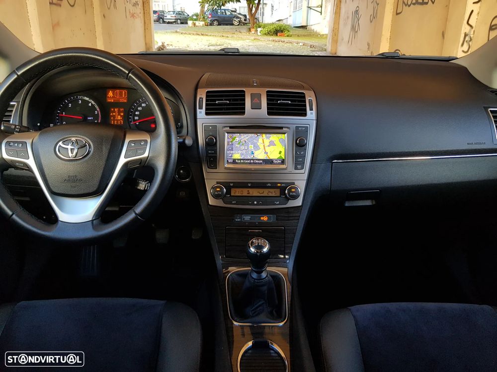 Toyota Avensis SW 2.0 D-4D Luxury+Navi - 14