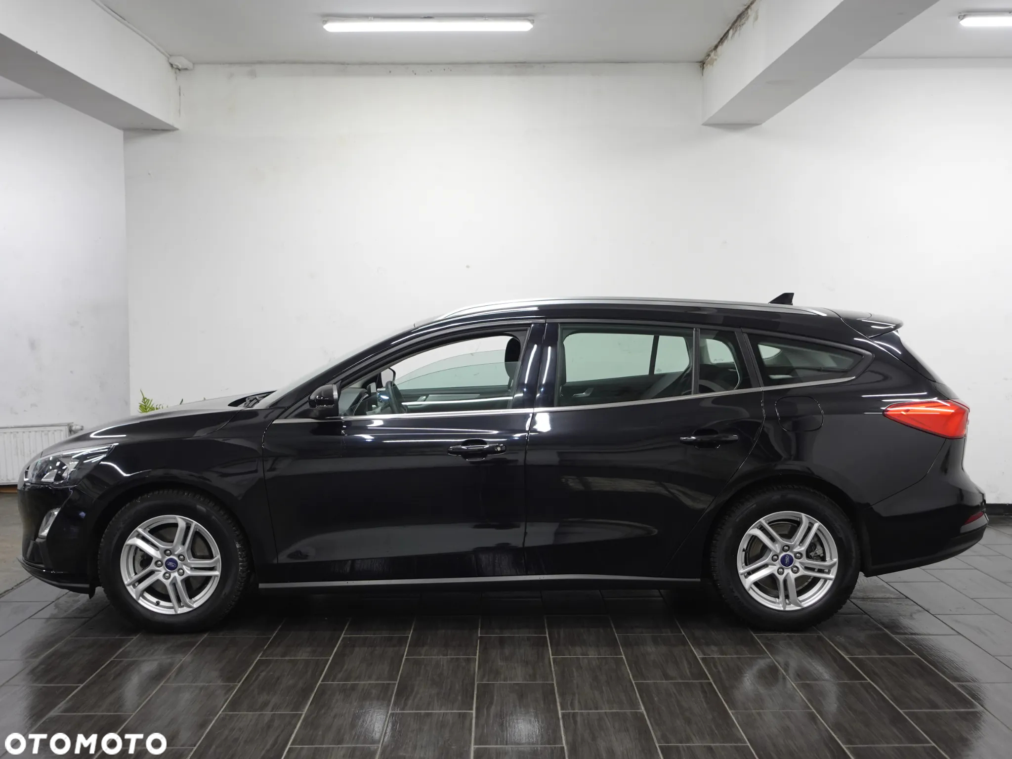 Ford Focus 1.0 EcoBoost mHEV Active - 5