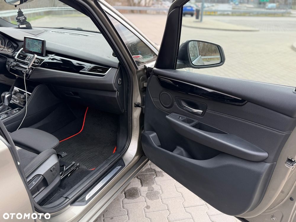 BMW Seria 2 218d xDrive Sport Line sport - 18