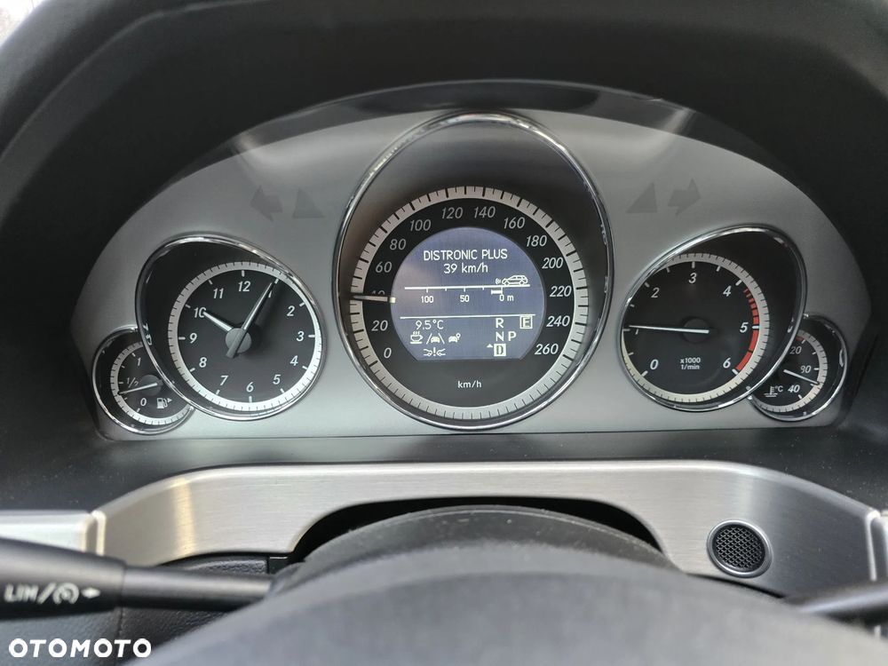 Mercedes-Benz Klasa E 350 CDI DPF 4Matic BlueEFFICIENCY 7G-TRONIC Avantgarde - 40