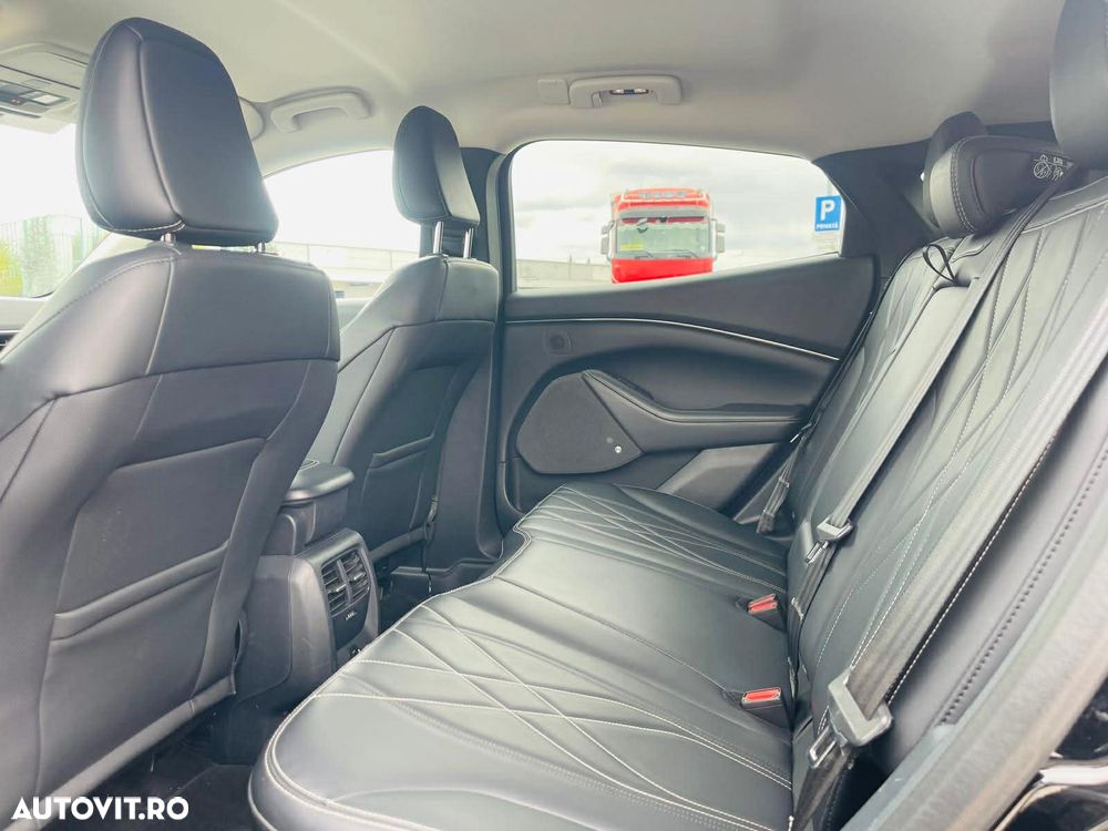 Ford Mustang Mach-E PREMIUM - 9