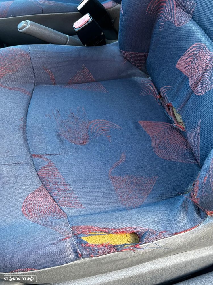 Renault Clio 1.9 D RN - 10