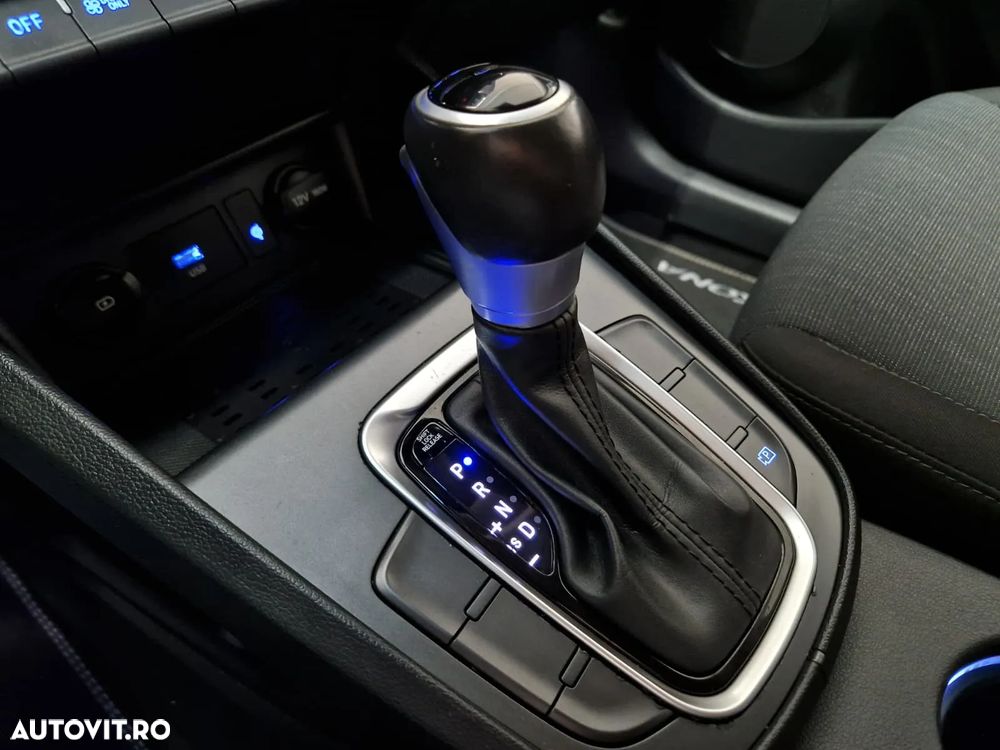 Hyundai KONA 1.6 GDI 141 CP 2WD 6DCT HEV Premium - 24
