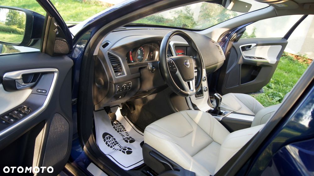 Volvo XC 60 D4 Drive-E Ocean Race - 23