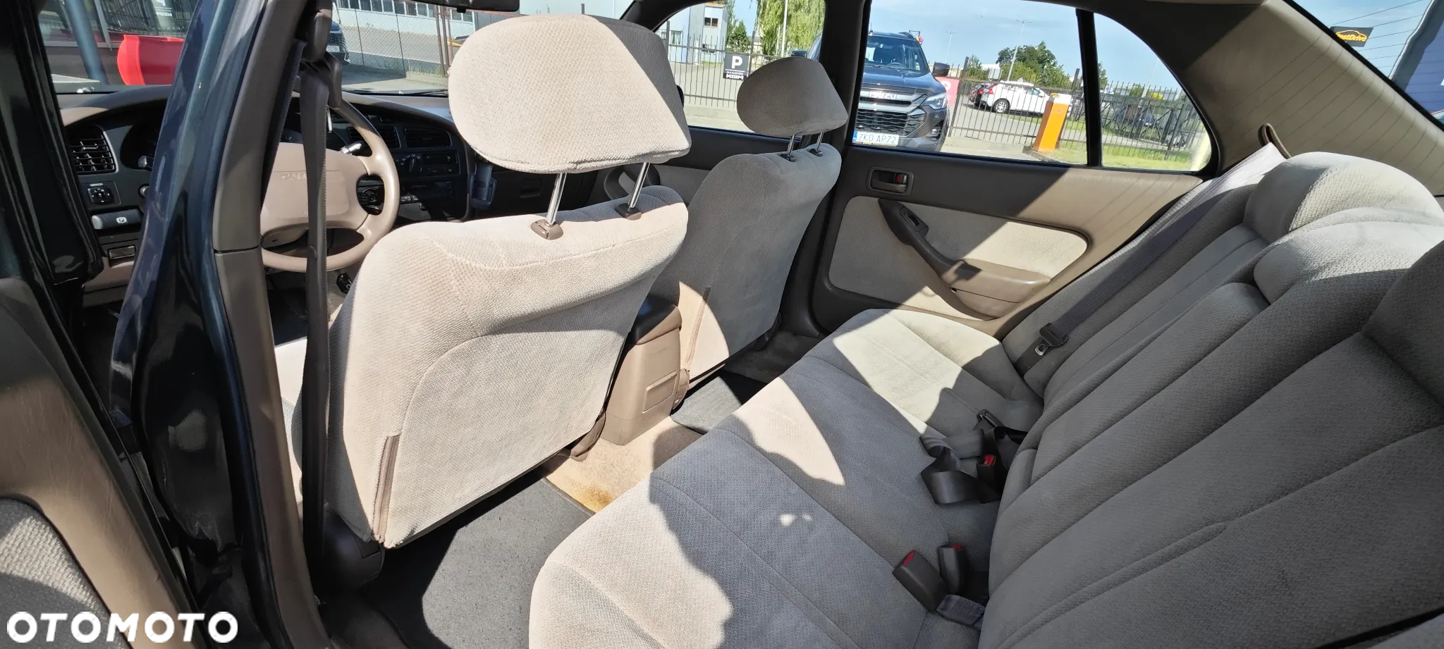Toyota Camry 3.0 V6 LE - 14