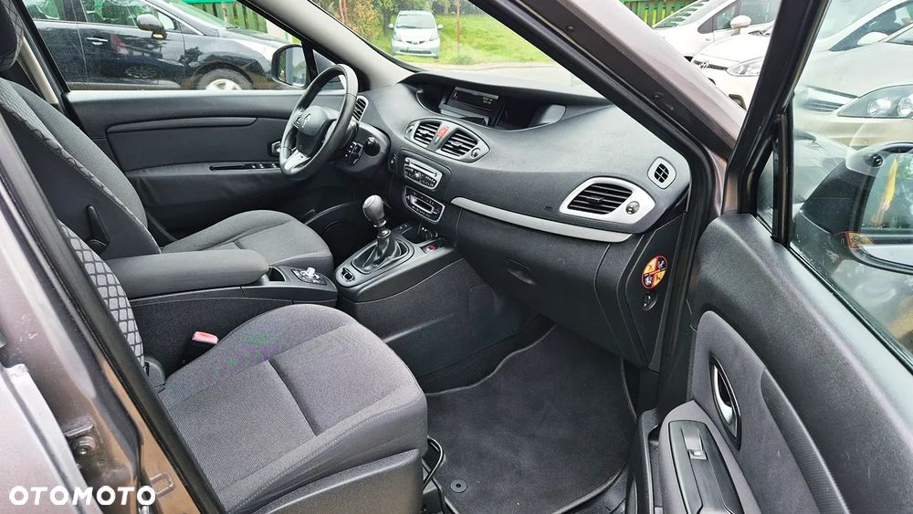 Renault Scenic 1.6 16V 110 TomTom Edition - 33