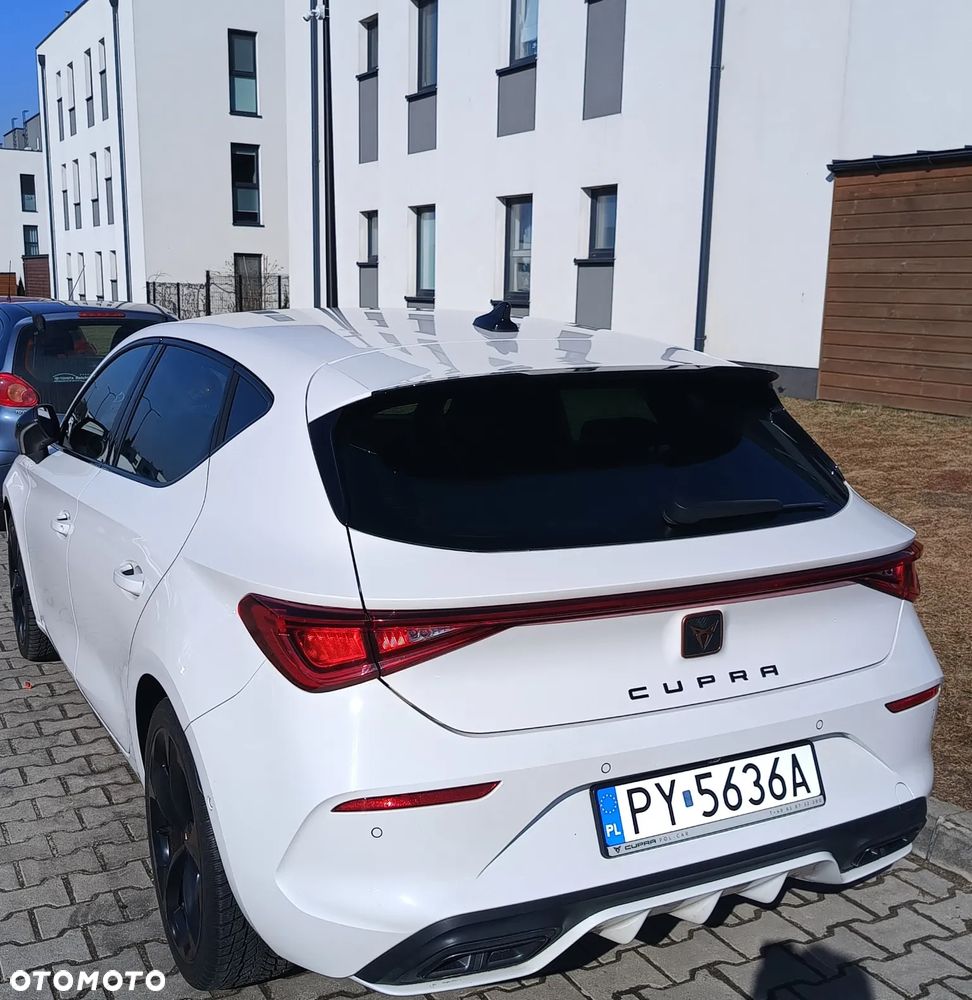 Cupra Leon 1.5 eTSI DSG - 4