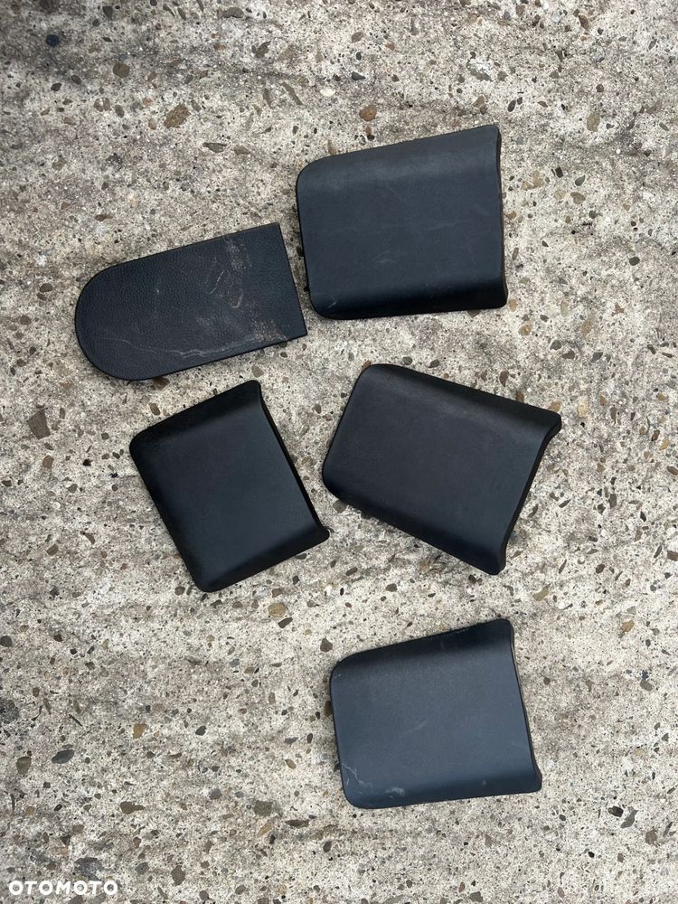 Zaślepka fotela śrub tylnego tył Opel Corsa D, E - 1