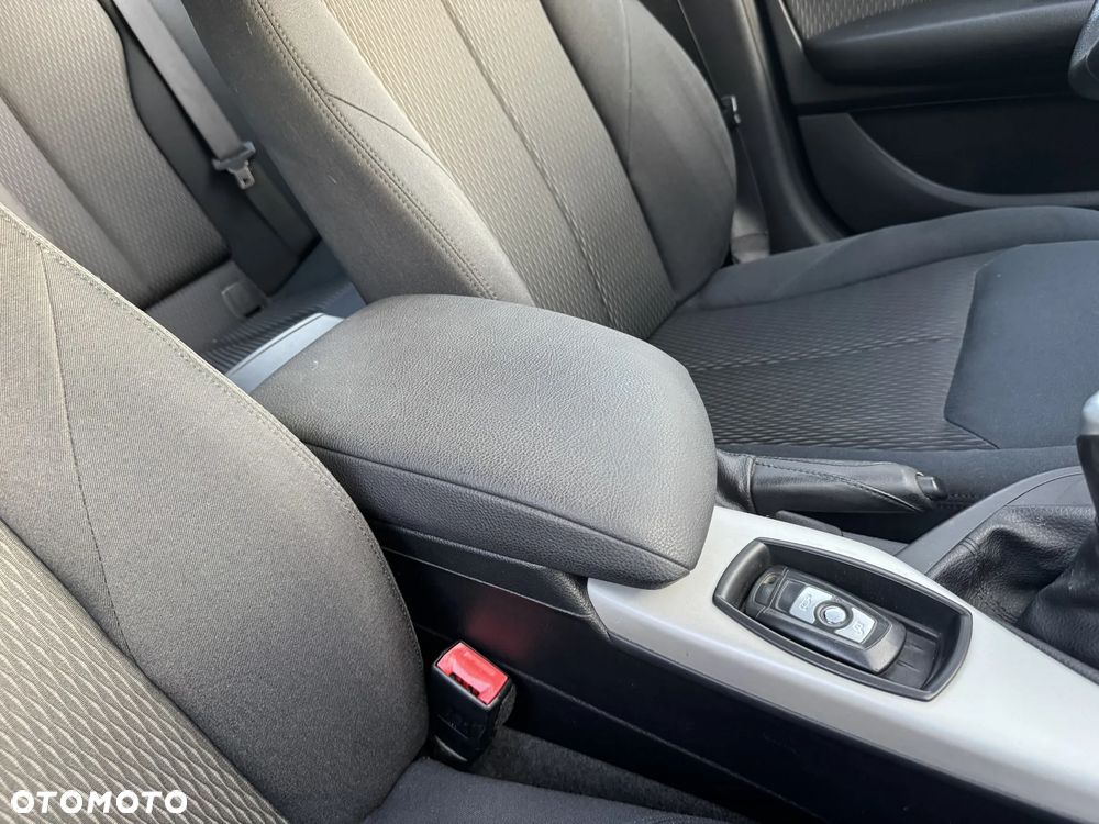 BMW Seria 1 - 36