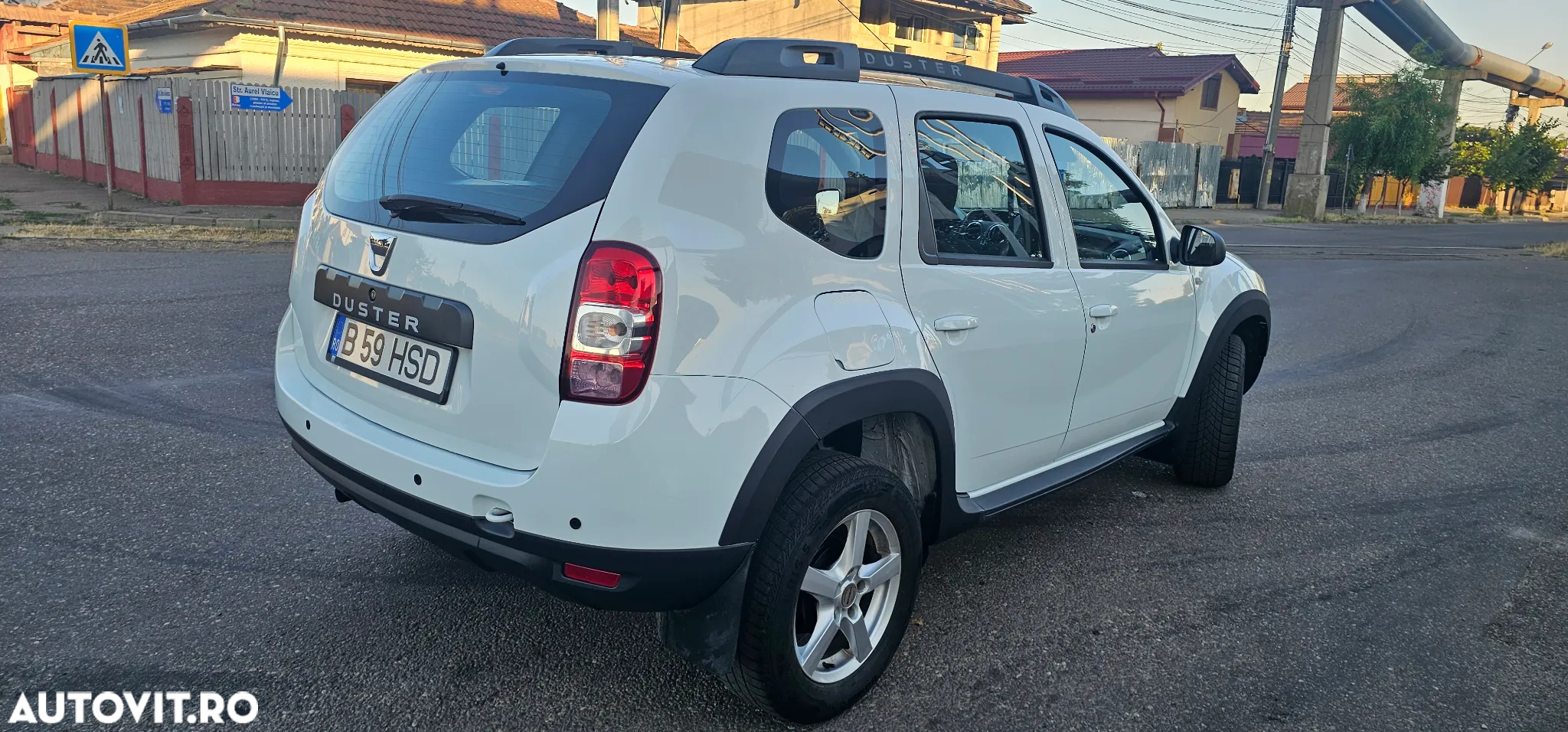 Dacia Duster 1.2 TCe 4x2 Laureate - 4