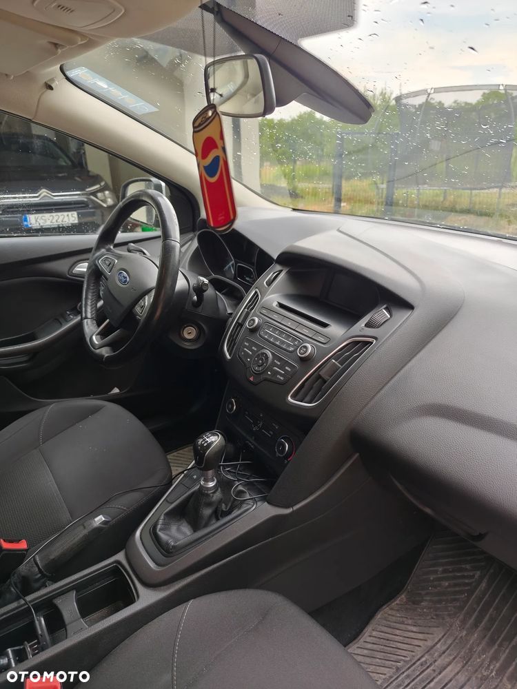 Ford Focus 1.5 TDCi SYNC Edition - 11