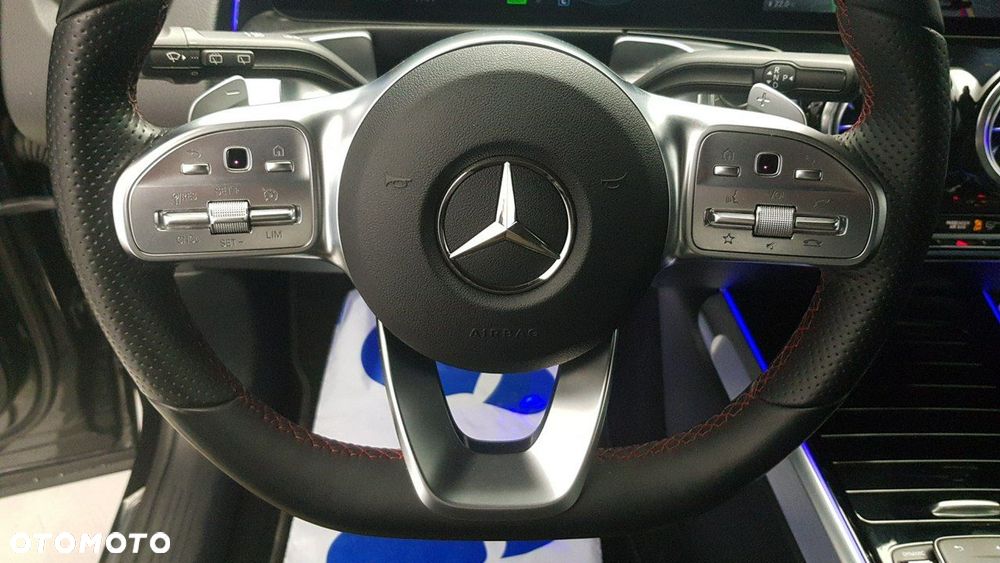 Mercedes-Benz EQB - 23