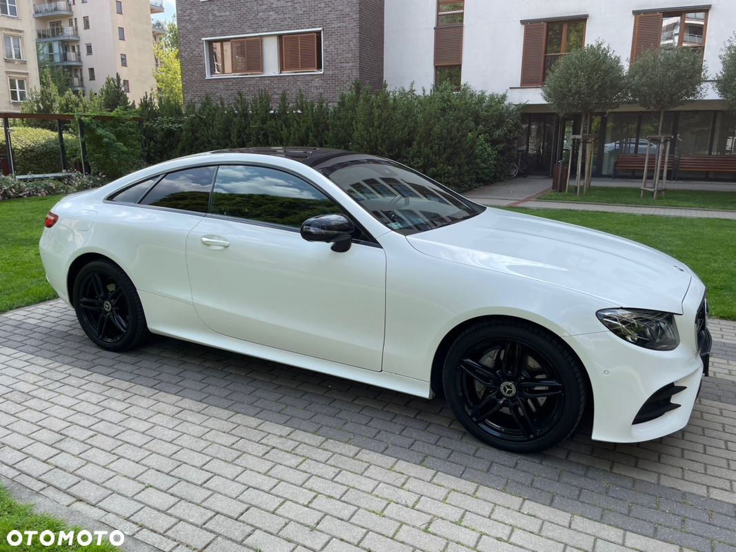 Mercedes-Benz Klasa E 220 d Coupe 4-Matic 9G-TRONIC - 14