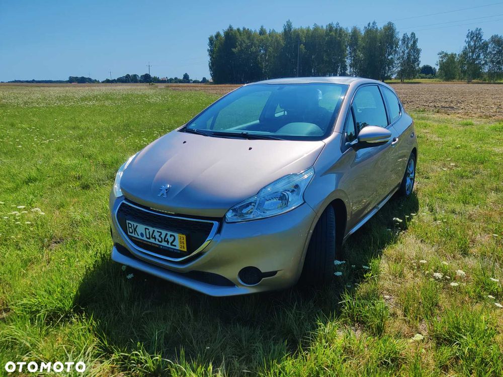 Peugeot 208 - 11