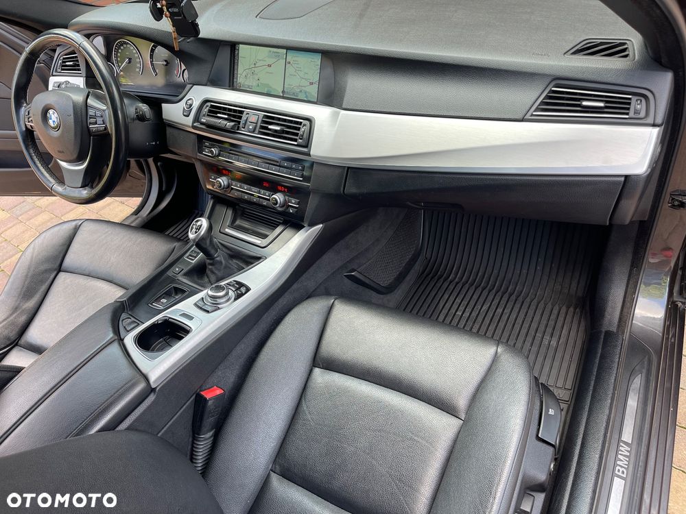 BMW Seria 5 520d Touring Modern Line - 11