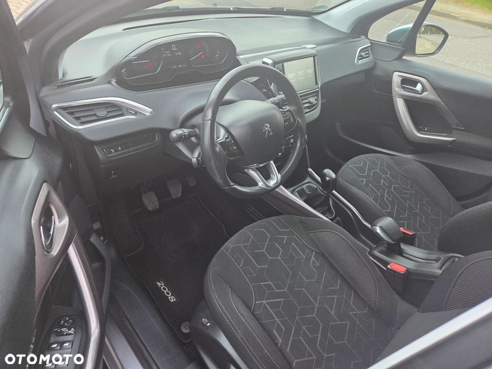 Peugeot 2008 - 9