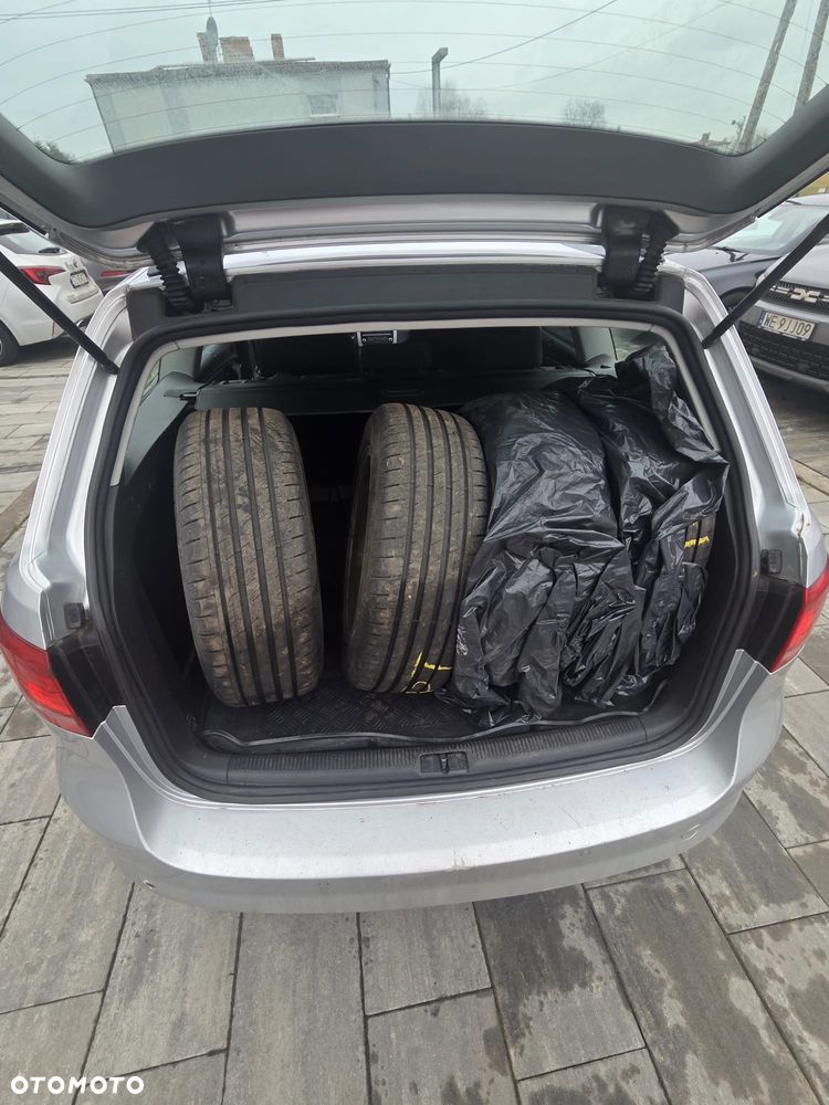 Volkswagen Passat 1.6 TDI Trendline - 9