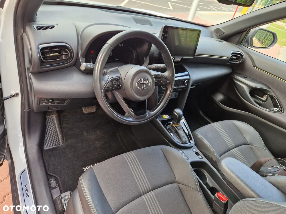 Toyota Yaris Cross Hybrid 1.5 Executive - 16